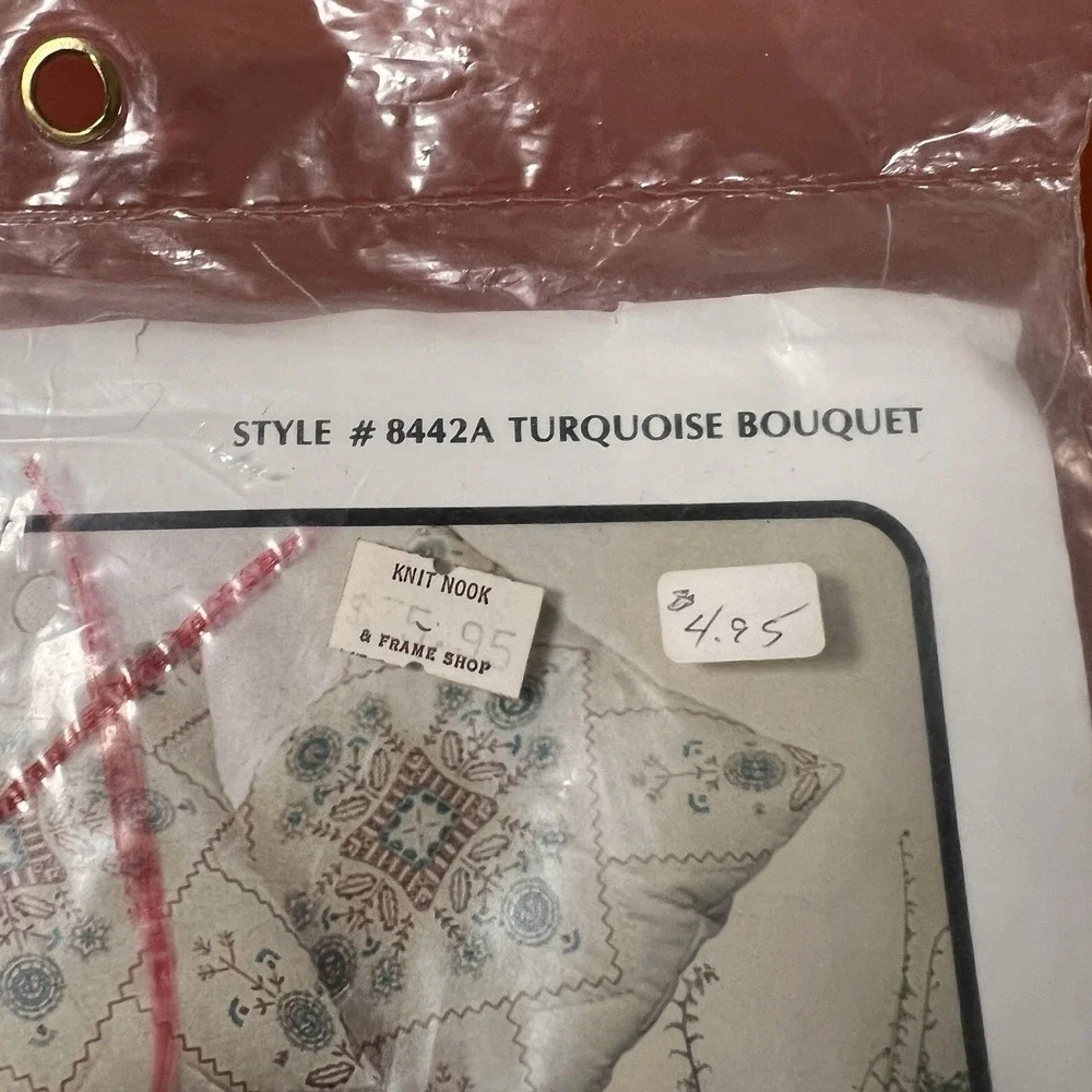 Vogart‎ Crafts Quilt Blocks for Embroidery 8442A Turquoise Bouquet